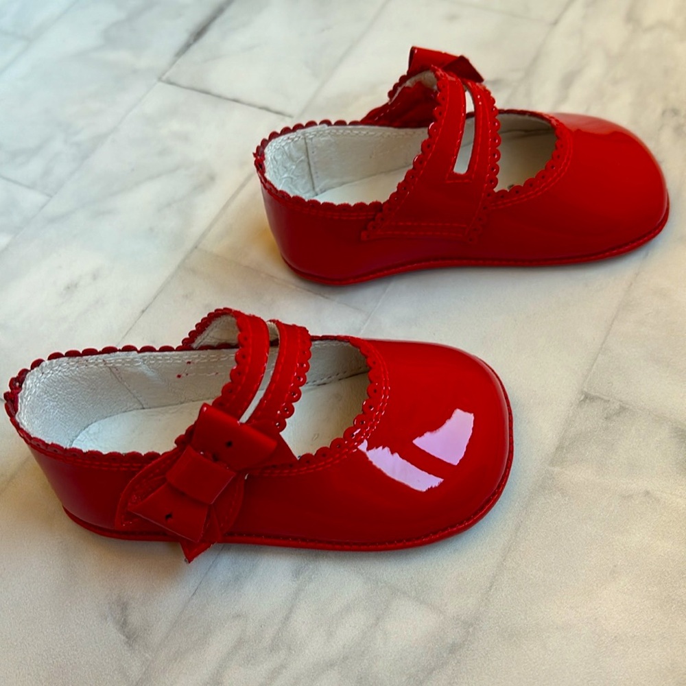 Andanines Red Patent Leather Mary Janes with Bows